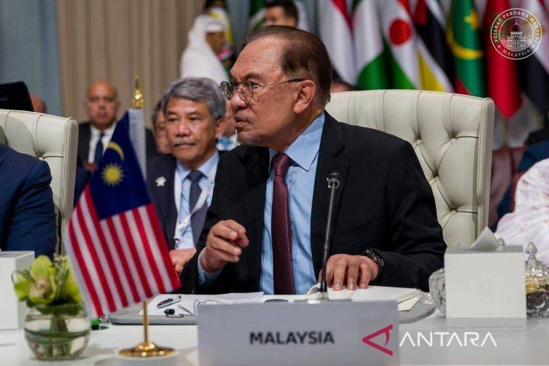 Arsip - Perdana Menteri Malaysia Anwar Ibrahim menghadiri KTT Darurat Arab-Islam, di Doha, Qatar, 15 September 2025. (ANTARA/HO-Kantor Perdana Menteri Malaysia)