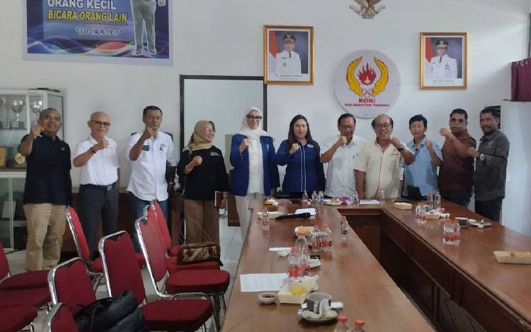 Rapat diskusi bersama Kadin serta GAPKI Kalimantan Tengah pada Jumat, 26 September 2025 (FOTO: Istimewa)