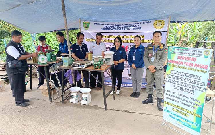 Kegiatan Gerakan Tera Pasar (Gertapas) di Pasar Tamiang Layang, Rabu, 1 Oktober 2025. (FOTO: AGUSTINUS BOLE MALO)