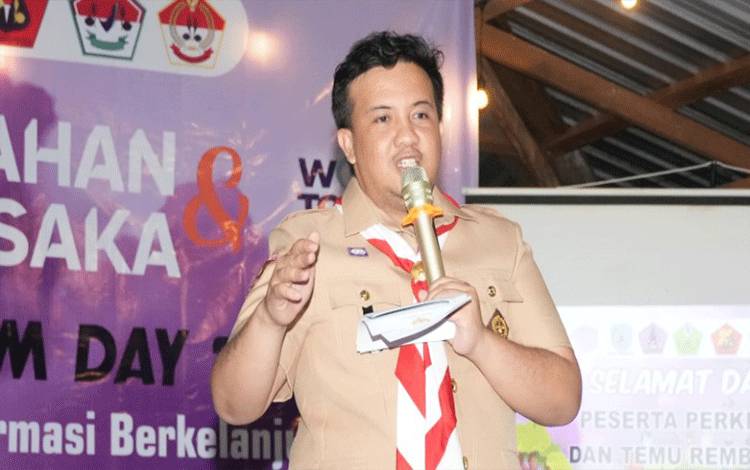 Bupati Lamandau, Rizky Aditya Putra saat menyampaikan sambutanya di acara pembukaan acara Temu Rembuk Saka Kabupaten Lamandau Tahun 2025 pada Sabtu malam, 4 Oktober 2025. ( FOTO: ISTIMEWA)