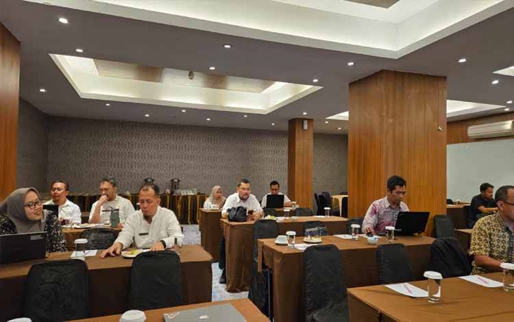Kegiatan Final FGD penyusunan Renaksi dan FRL REDD+ Provinsi Sumatera Utara.(FOTO: Dokumentasi Prof Rahmawaty kepada Borneonews)