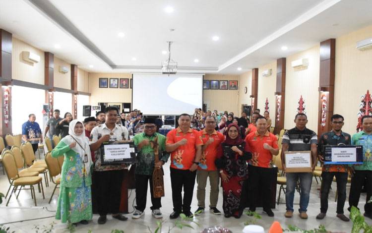 Bupati Kapuas, Dodo dalam Sosialisasi Desain Olahraga Daerah (DOD) Kabupaten Kapuas Tahun 2025 , di Kuala Kapuas Kamis, 16 Oktober 2025. (Diskominfo Kps)