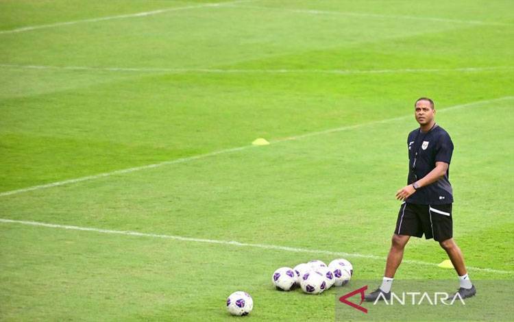 Pelatih Timnas Indonesia Patrick Kluivert. ANTARA FOTO/Fikri Yusuf/foc/aa.