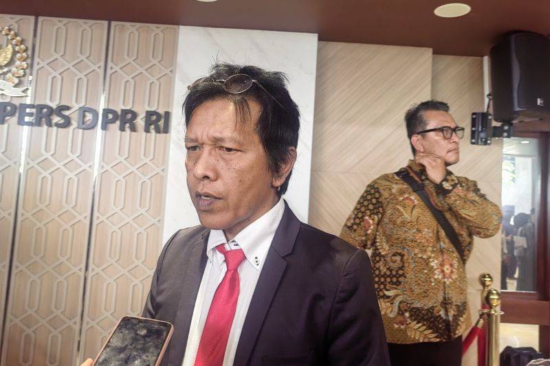 Wakil Ketua Badan Aspirasi Masyarakat (BAM) DPR RI Adian Napitupulu ditemui usai menghadiri Sidang Tahunan MPR RI dan Sidang Bersama DPR-DPD RI Tahun 2025 di Gedung Nusantara, Kompleks Parlemen, Jakarta, Jumat (15/8/2025). (ANTARA/Melalusa Susthira K.)
