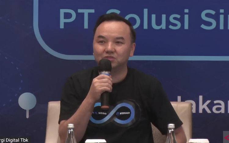 Direktur PT Solusi Sinergi Digital Tbk (WIFI) atau Surge Shannedy Ong dalam Paparan Publik WIFI, di Jakarta, Selasa (21/10/2025). ANTARA/ Muhammad Heriyanto