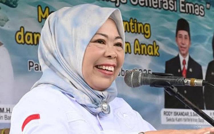 Bupati Kobar Nurhidayah