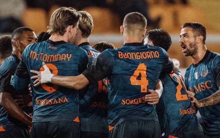 Napoli menang tipis 1-0 atas Lecce dalam lanjutan pekan ke-9 Liga Italia 2025/26 di Stadion Via del Mare pada Kamis (29/10/2025). SSCNapoli.it