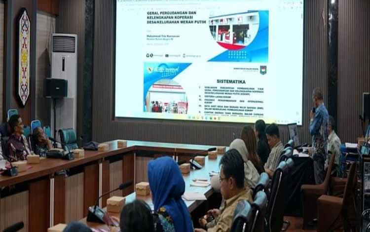 Rakor Percepatan Pendataan Lahan untuk Pembangunan Fisik Koperasi Desa dan Kelurahan Merah Putih (KDMP) di Aula Setda Lantai I.(Dhani/Diskominfosandi)