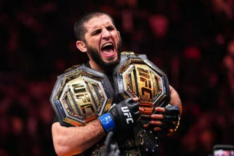 Mantan juara kelas ringan Ultimate Fighting Championship (UFC) Islam Makhachev merebut gelar juara kelas welter setelah mengalahkan Jack Della Maddalena dalam laga UFC 322 di New York, Amerika Serikat, Minggu (16/11/2025) WIB. (Laman resmi UFC)