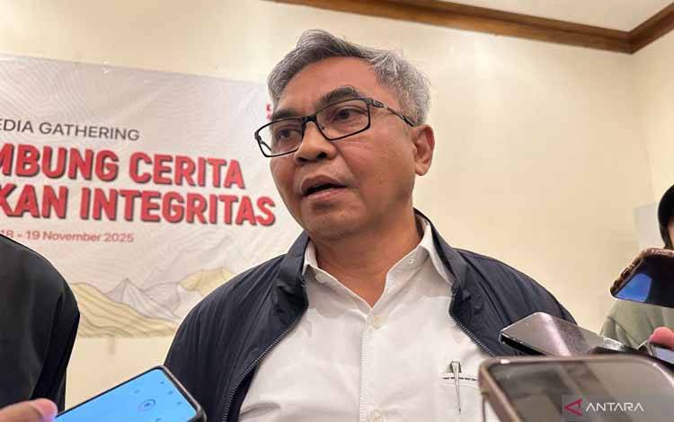 Ketua Komisi Pemberantasan Korupsi Setyo Budiyanto memberikan keterangan di Kabupaten Bogor, Jawa Barat, Selasa (18/11/2025). ANTARA/Rio Feisal