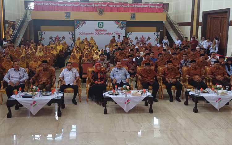 Ketua PWRI Kalimantan Tengah Sipet Hermanto saat menghadiri HUT PWRI Kotawaringin Timur, Rabu, 19 November 2025. (FOTO: DEWIP)