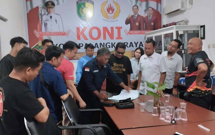 Musyawarah Kota FASI yang digelar di Aula KONI Kota Palangka Raya pada Senin, 1 Desember 2025. (FOTO: Istimewa)