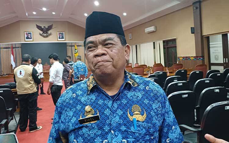 Kepala Badan Kesbangpol Kotawaringin Timur Rihel. (FOTO: DEWIP)