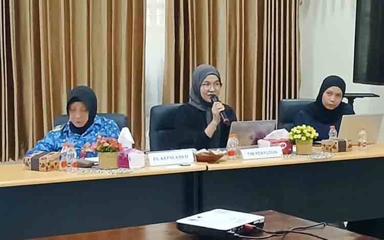 Dinas Lingkungan Hidup Barito Utara menggelar kegiatan Ekspose Laporan Inventarisasi Emisi Gas Rumah Kaca (GRK) tahun 2025 di Aula DLH Barito Utara, Rabu, 3 Desember 2025. (Foto: Dhani)