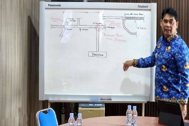 Bupati Barito Utara Shalahuddin memimpin rapat Tim Percepatan Pembangunan Kawasan Muara Teweh Baru di Muara Teweh, Rabu (17/12/2025). ANTARA/HO-Prokopim Barito Utara