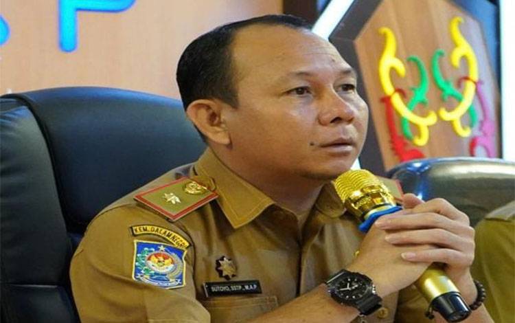 Plt Kepala Dinas Energi dan Sumber Daya Mineral (ESDM) Provinsi Kalimantan Tengah, Sutoyo. (Foto: MARINI)