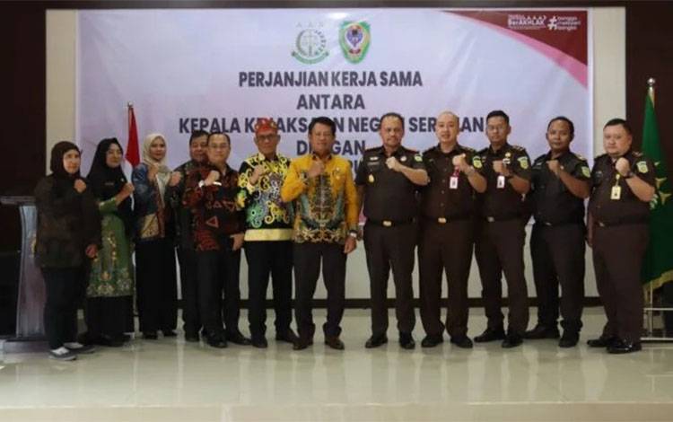 Pemkab Seruyan dan Kejari Seruyan Teken PKS Penerapan Pidana Kerja Sosial