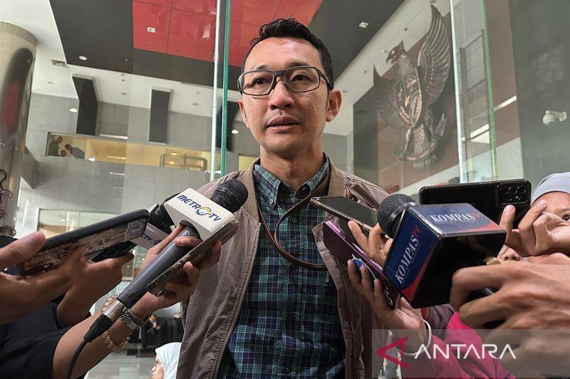 Juru Bicara Komisi Pemberantasan Korupsi Budi Prasetyo memberikan keterangan di Gedung Merah Putih KPK, Jakarta, Kamis (18/12/2025). ANTARA/Rio Feisal/am.