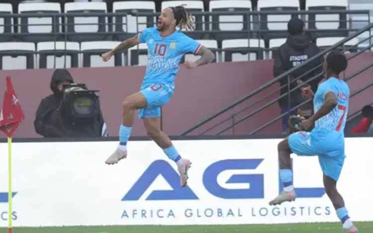 Selebrasi Theo Bongonda setelah mencetak gol untuk Kongo dalam pertandingan Piala Afrika 2025 lawan Benin di Al-Madina Stadium, Maroko pada Selasa (23/12/2025). CAFonline.com