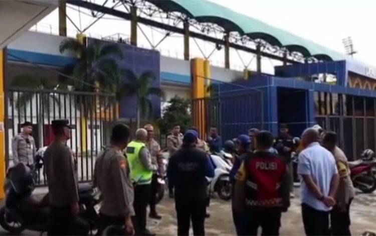 Pengecekan kantong parkir Jemaah Momen 5 Rajab Sekumpul di Martapura oleh Ditlantas Polda Kalsel, Jumat, 26 Desember 2025. (FOTO: Polda Kalsel)