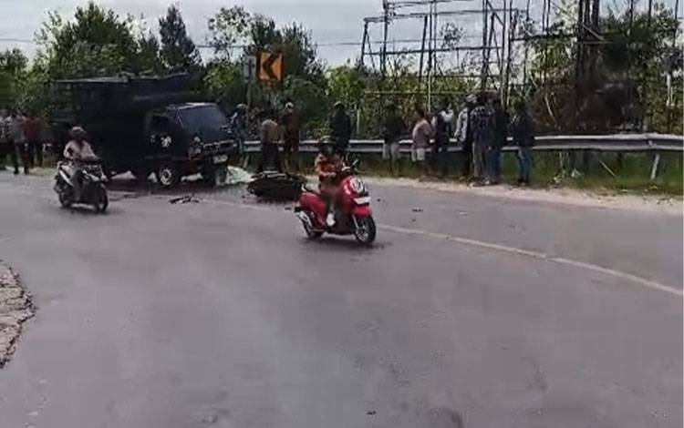 Tangkapan Layar video kejadian kecelakaan Motor Vario dan Pickup di Jalan Mahir Mahar Kilometer 20 Palangka Raya (Foto : IST)