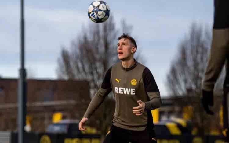 Bek tengah Borussia Dortmund, Nico Schlotterbeck. Borussia Dortmund