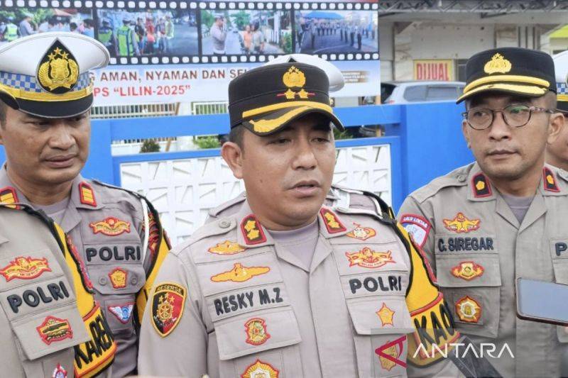 Kapolres Kotim AKBP Resky Maulana Zulkarnain menanggapi terkait penipuan berkedok E-Tilang, Jumat (9/1/2026). (ANTARA/Devita Maulina)