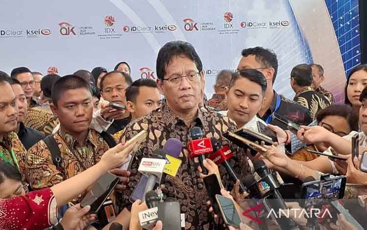 Menteri Keuangan (Menkeu) Purbaya Yudhi Sadewa berbicara dalam wawancara cegat seusai Seremoni Pembukaan Perdagangan Bursa Efek Indonesia (BEI) Tahun 2026 di Jakarta, Jumat (2/2/2026). ANTARA/Muhammad Heriyanto/aa.