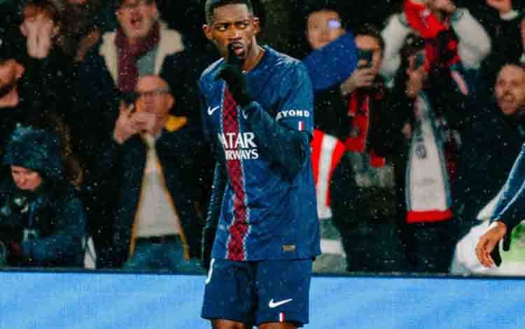 Penyerang Paris Saint-Germain, Ousmane Dembele berselebrasi seusai mencetak gol ke gawang Lille dalam lanjutan Liga Prancis 2025/2026 di Stadion Parc des Princes, Paris, Sabtu (17/1/2026) dini hari WIB. Paris Saint-Germain memenangi pertandingan itu dengan skor 3-0. (Paris Saint-Germain)