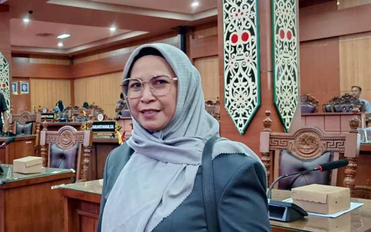 Anggota DPRD Palangka Raya Mukarramah (Foto:MARINI)