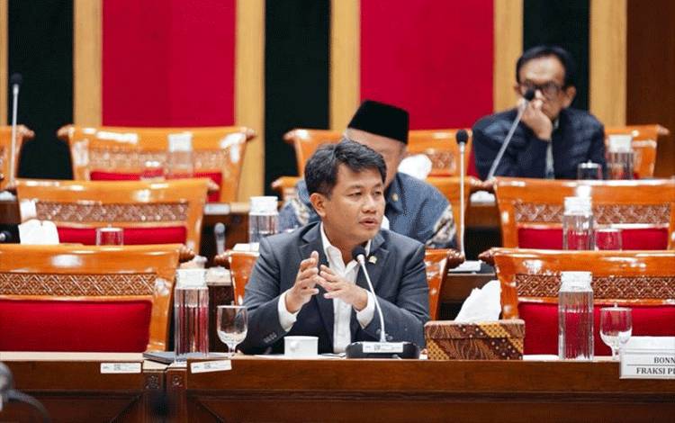 Anggota Komisi X DPR RI Bonnie Triyana di kompleks parlemen, Jakarta. (ANTARA/HO-DPR)