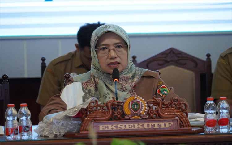 Asisten Administrasi Umum Setda Provinsi Kalimantan Tengah, Sunarti. (FOTO:DNI)