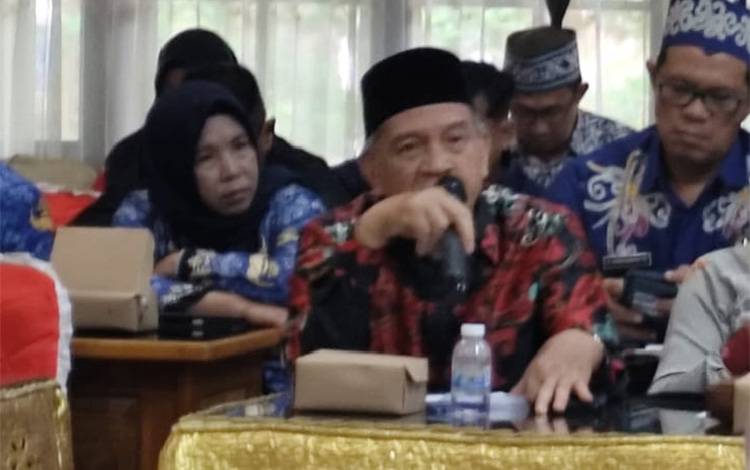 Burhanuddin, Tokoh masyarakat Kotawaringin Timur