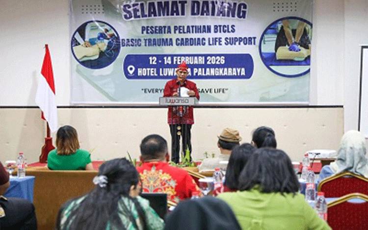 Staf Ahli Gubernur Bidang Kemasyarakatan dan Sumber Daya Manusia Hamka mewakili Gubernur Kalimantan Tengah Agustiar Sabran. (FOTO: DISKOMINFOSANTIK KALTENG/FRY)