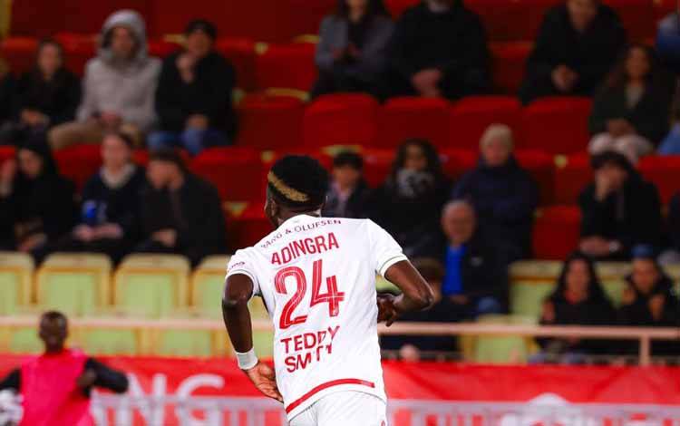Penyerang sayap AS Monaco Simon Adingra merayakan keberhasilannya mencetak gol ke gawang Nantes pada pertandingan Liga Prancis di Stadion Louis II, Monaco, Jumat (13/2/2026) waktu setempat. (x.com/AS_Monaco)