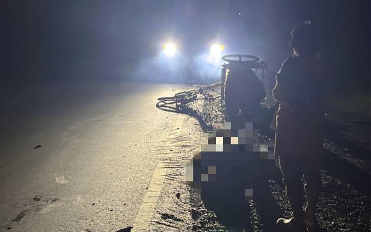 Situasi TKP pasca insiden lakalantas di Jalan Gubernur Syarkawi, Kecamatan Sungai Tabuk, Kabupaten Banjar, Kamis dini hari, 19 Februari 2026. (FOTO: IST)