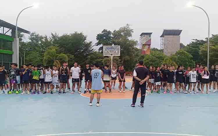 Seleksi atlet bola basket yang digelar Perbasi Barito Timur untuk menghadapi Porprov 2026. (FOTO: AGUSTINUS BOLE MALO)