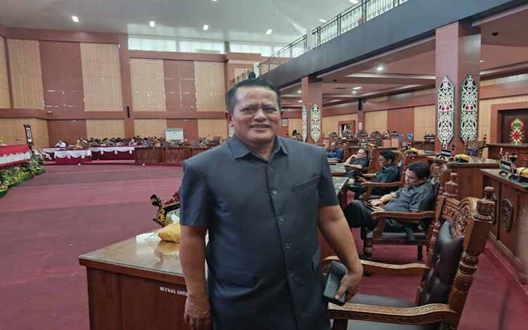 Anggota DPRD Palangka Raya, Hatir Sata Tarigan (Foto:MARINI)