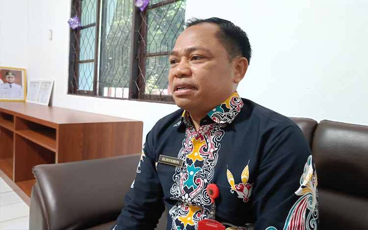 Plt Kepala Dinas Pendidikan Barito Timur, Bunyamin. (FOTO: AGUSTINUS BOLE MALO)