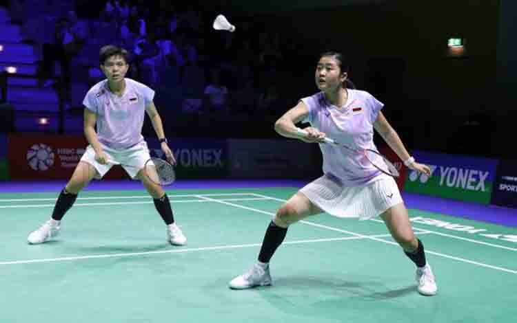 Ganda putri Indonesia Amallia Cahaya Pratiwi (kanan)/Siti Fadia Silva Ramadhanti (kiri) saat berhadapan pasangan Hong Kong Lui Lok Lok/Tsang Hiu Yan pada perempat final German Open 2026di Westenergie Sporthalle, Jumat (27/2/2026). Tiwi/Fadia menang dengan skor 21-15, 21-14. (ANTARA/HO-PBSI)