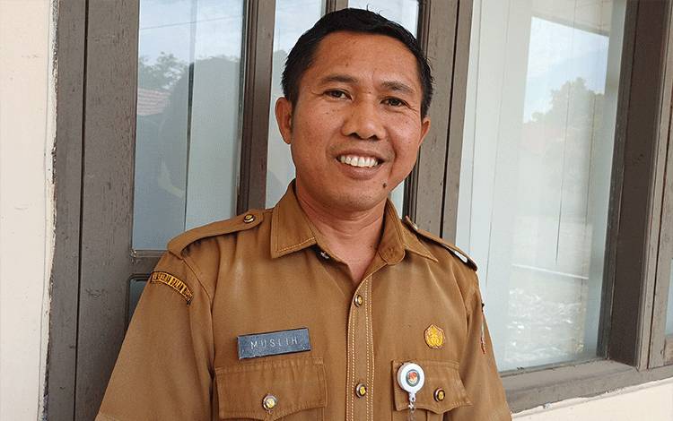 Plt Kepala Dinas Koperasi, UKM, Perindustrian dan Perdagangan Kotawaringin Timur Muslih. (FOTO: DEWIP)