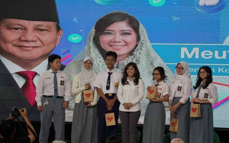 Menteri Komunikasi dan Digital (Menkomdigi) Meutya Hafid dalam acara diskusi bertajuk "Kelas Digital Sahabat Tunas: Tunggu Anak Siap" yang melibatkan sekitar 500 pelajar. Acara dilangsungkan di Garuda Spark Innovation Hub, Jakarta, Senin (9/3/2026). (ANTARA/HO-Kementerian Komunikasi dan Digital)