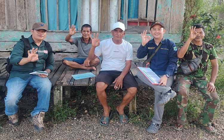 Kegiatan verifikasi terhadap 236 rumah tidak layak huni (RTLH) yang diusulkan sebagai penerima Program Bantuan Stimulan Perumahan Swadaya (BSPS) tahun 2026 di Kabupaten Barito Timur. (FOTO: AGUSTINUS BOLE MALO)