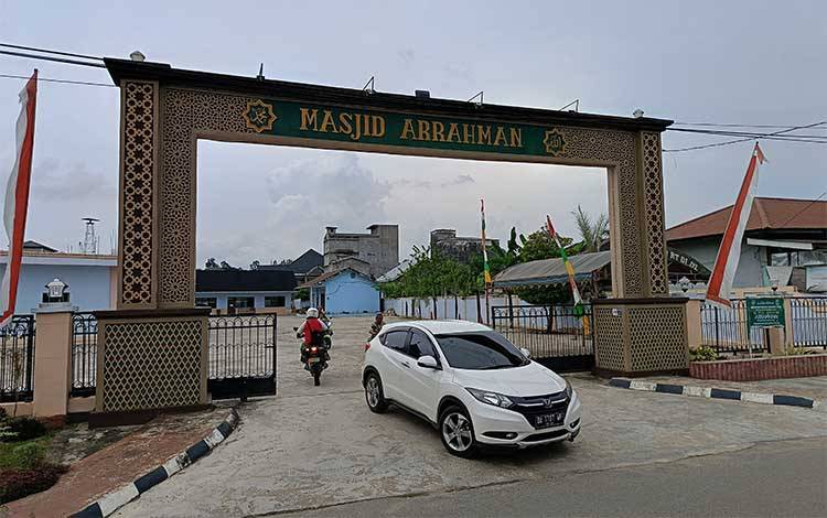 Cuaca mendung di Kota Tamiang Layang Kabupaten Barito Timur, Jumat, 20 Maret 2026. (FOTO: AGUSTINUS BOLE MALO)