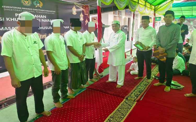 Simbolis pemberian remisi Khusus Hari Besar Keagamaan Nasional (HKBN) dalam rangka Hari Raya Idul Fitri dan Hari Raya Nyepi 2026 di Lapas Sampit, Sabtu (21/3/2026). ANTARA/Dokumentasi Pribadi