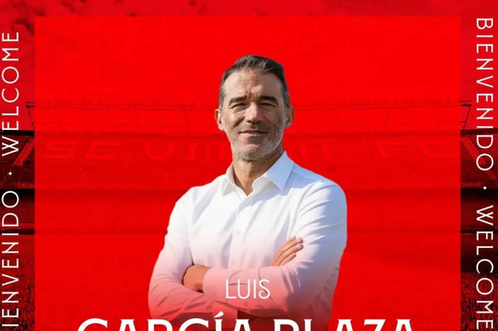 Pelatih anyar Sevilla Luis Garcia Plaza. (sevillafc.es)