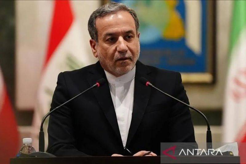 Menteri Luar Negeri Iran Seyed Abbas Araghchi berbicara selama konferensi pers bersama setelah pertemuan mereka di Baghdad, Irak. (ANTARA/Murtadha Al-Sudani/Anadolu/pri.)