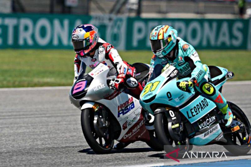 Pembalap Honda Team Asia dari Indonesia Veda Ega Pratama (9) finis di posisi ke-5 di debut Moto3 yang diselenggarakan di Buriram, Thailand, Minggu (1/3/2026). ANTARA/HRC/pri.