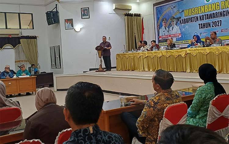 Bupati Kotawaringin Timur Halikinnor. (FOTO: DEWI)
