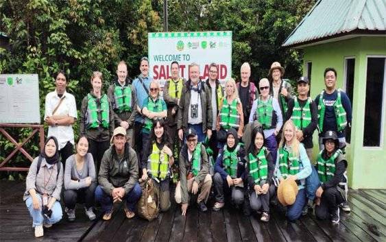 Kunjungan ICCF Inggris, ICCF Indonesia dan Parlemen UK ke Pulau Salat.(FOTO: TESTI PRISCILLA)